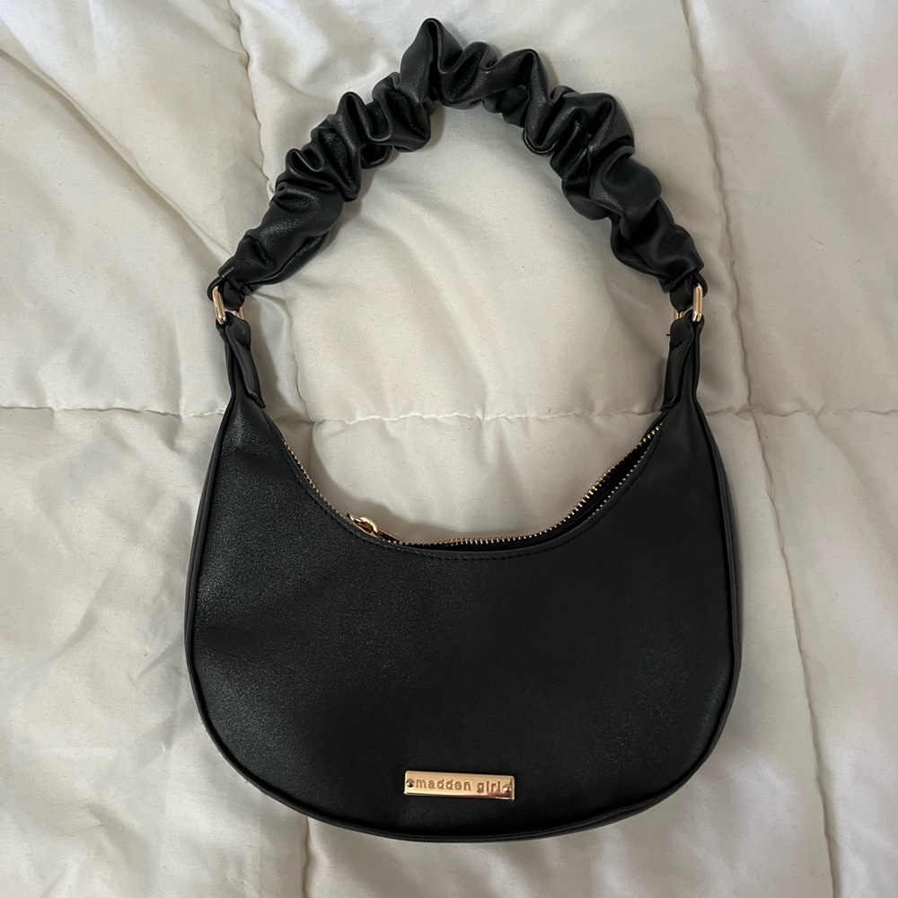 Cute trendy Madden girl purse